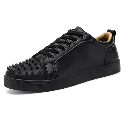 Leren Sneakers met Rode Zool en Spikes